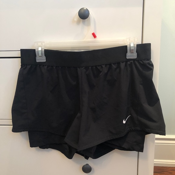 Nike Black Athletic Shorts - Picture 1 of 2